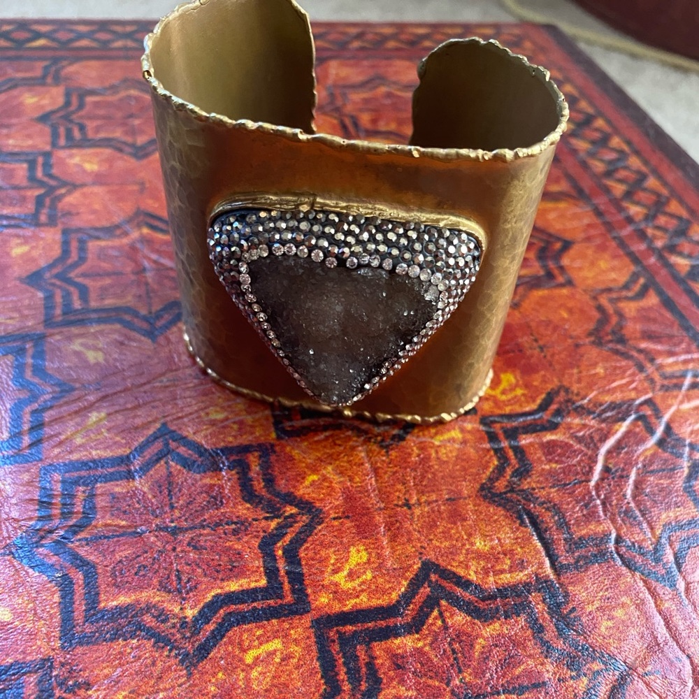 Bangle bracelet